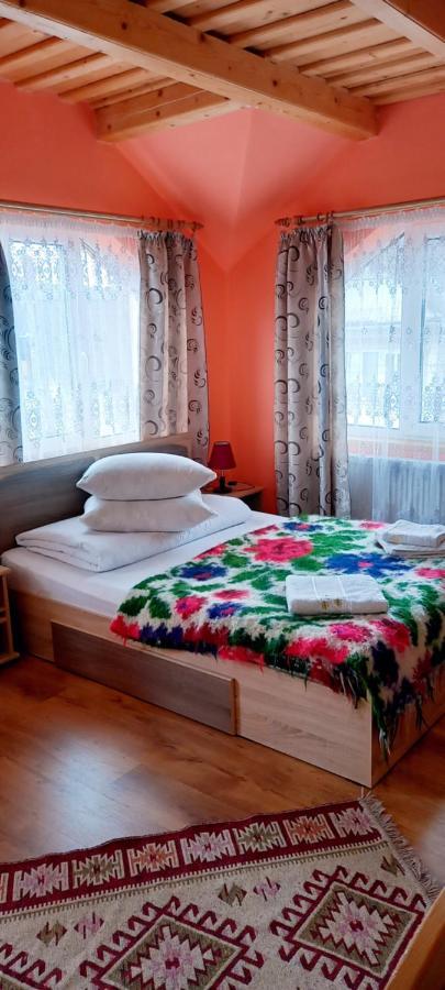 Hotel Sub Creasta Cocosului Breb Zimmer foto